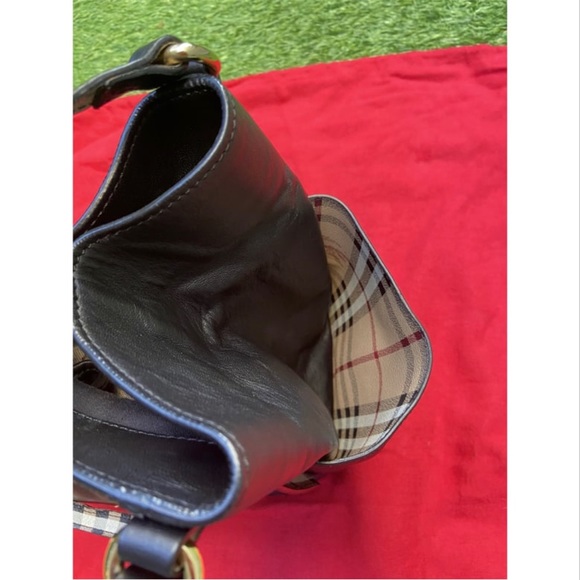 Burberry Black Leather Shoulder Bag, Excellent Condition. - Picture 6 of 10